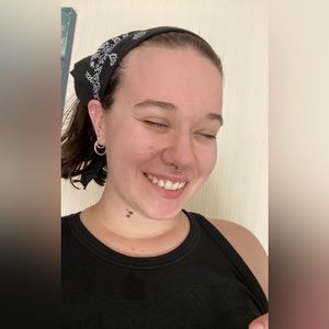 Meet your Posher, Chloe